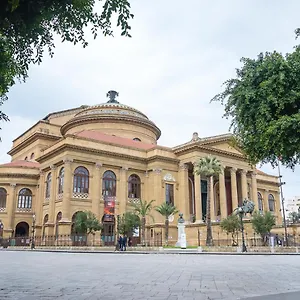 Alojamento de Acomodação e Pequeno-almoço Into Vicino Al Teatro Massimo, Palermo